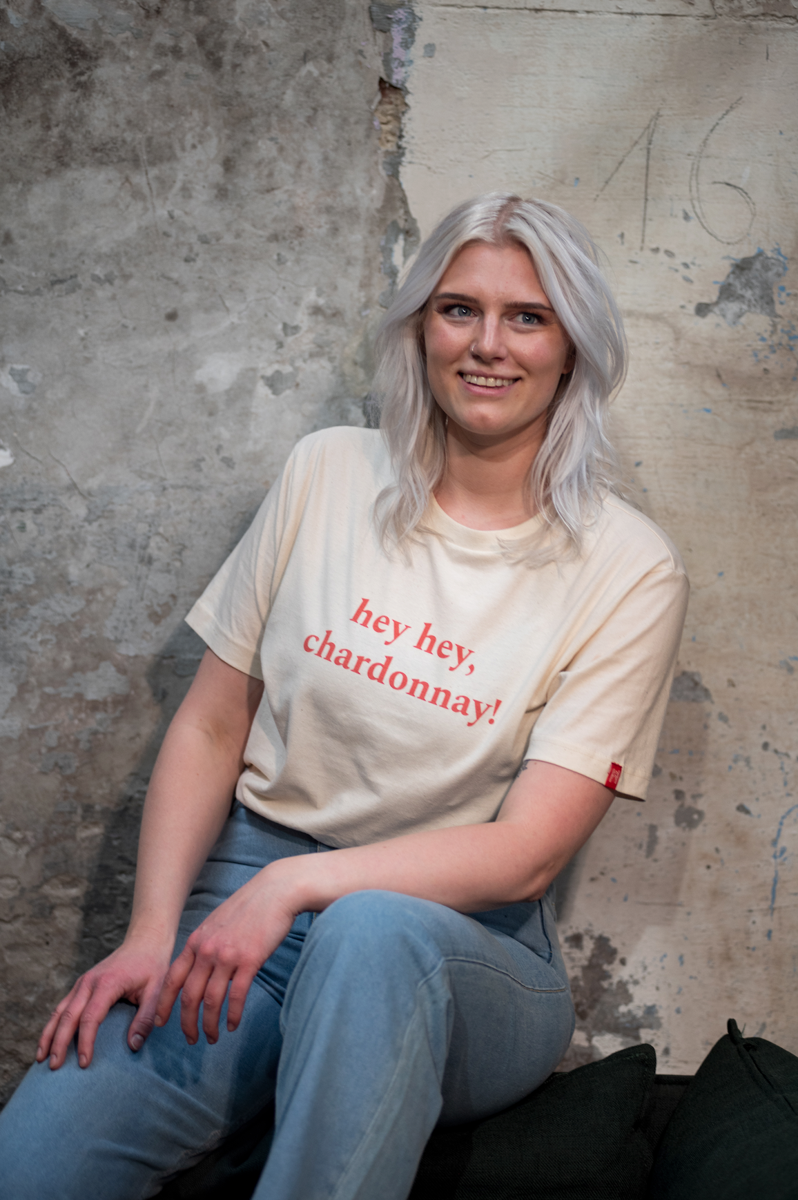 T-shirt / hey hey, chardonnay! / natural raw