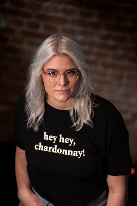 T-shirt / hey hey, chardonnay! / zwart